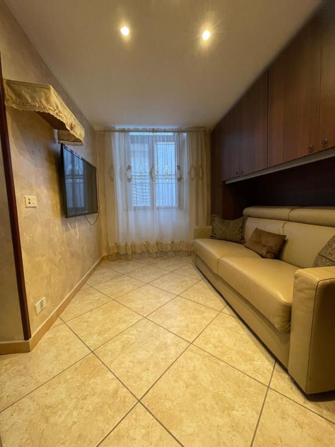 Casa Di Nonna Bertina Apartment เนเปิลส์ ภายนอก รูปภาพ